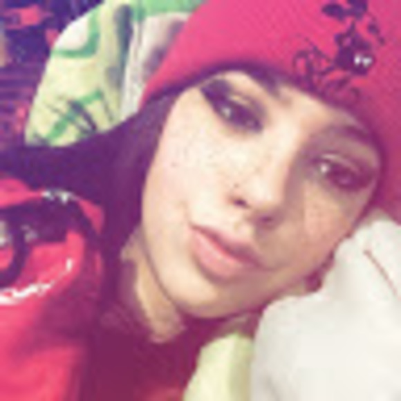 Meet your Posher, Hayley - Picture 1 of 1